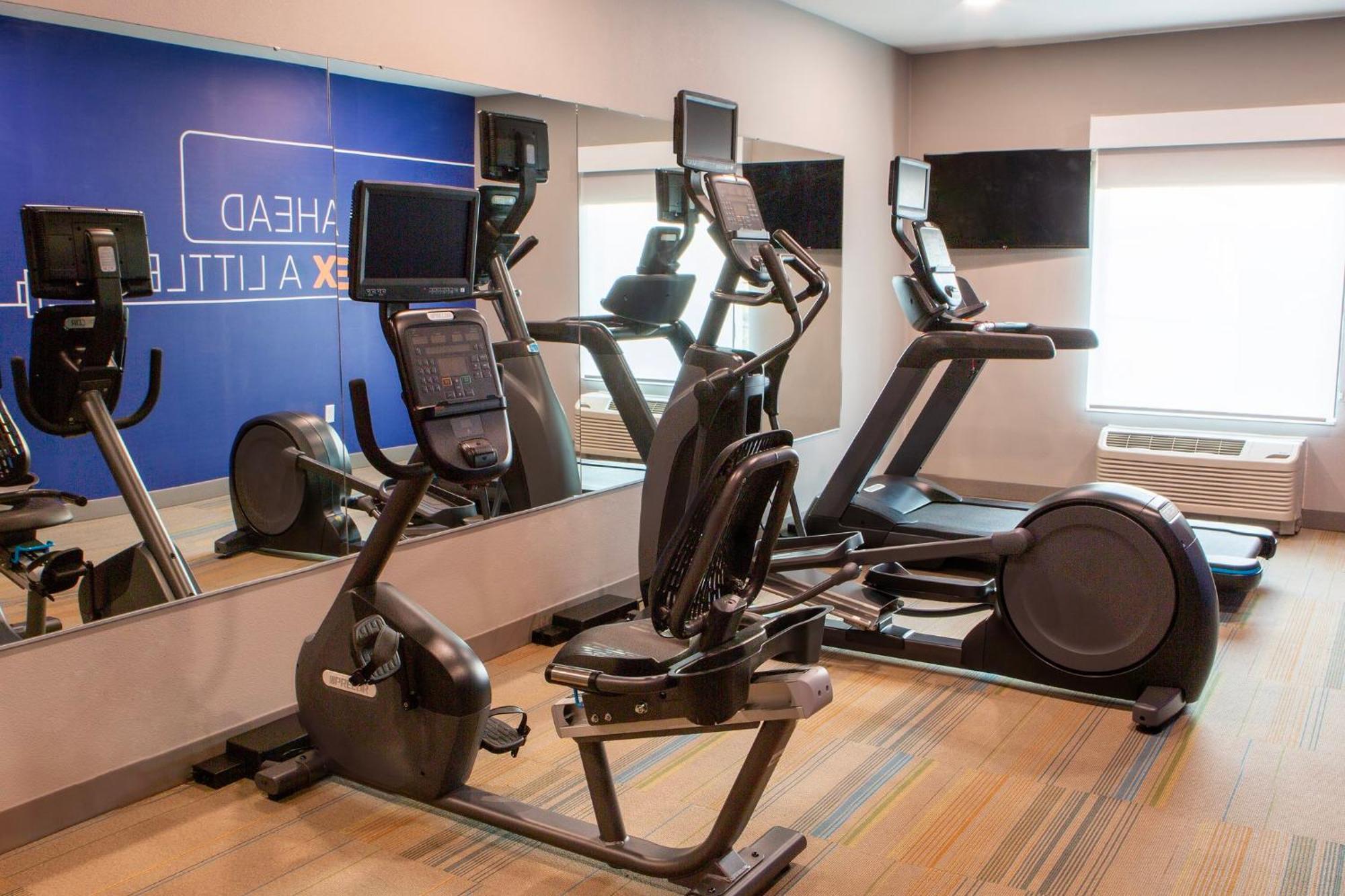 Holiday Inn Express & Suites Sioux City-South By Ihg Esterno foto
